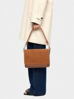 Bolso Bandolera Con Solapa Y Detalles De Piel camel