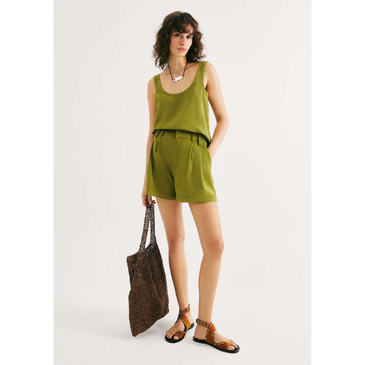 SHORTS FEM - VERDE OLIVA 