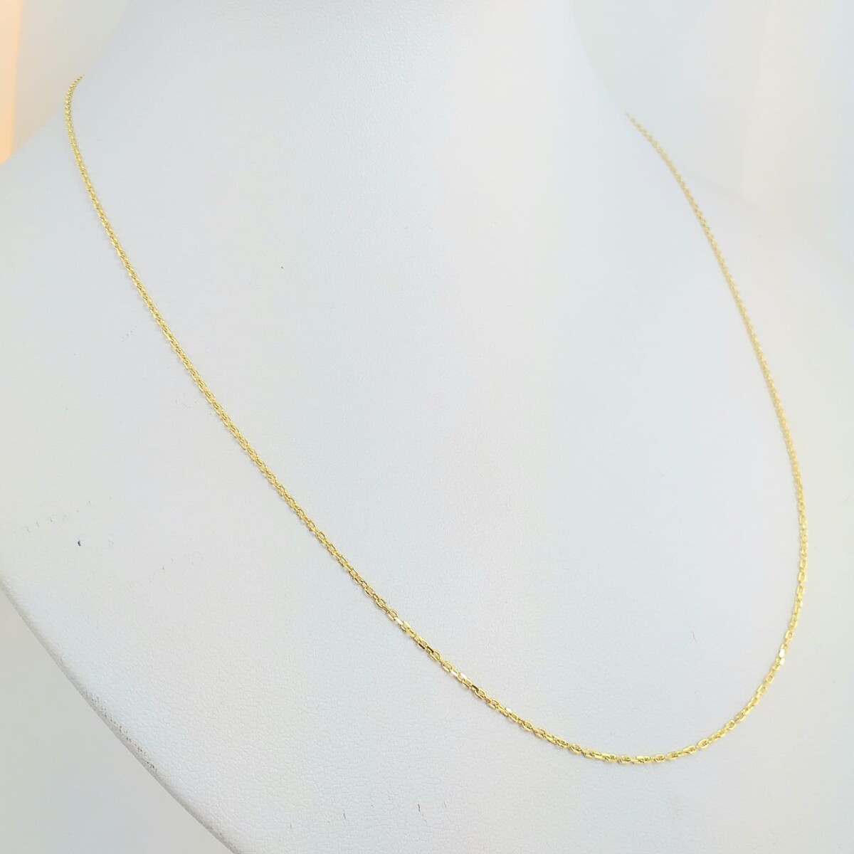Cadena de oro 18Ktes, modelo forcet 1mm, largo de cadena 50cm. 