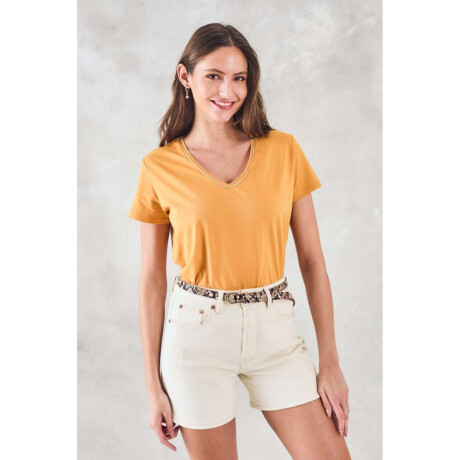 Remera Escote V Metalizado Camel