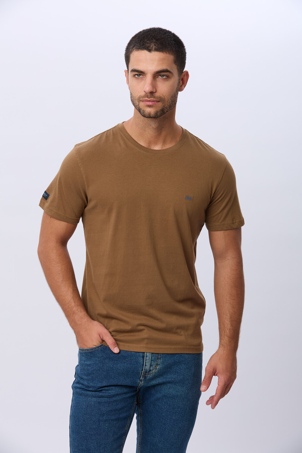 REMERA BÁSICA DE ALGODÓN Mostaza