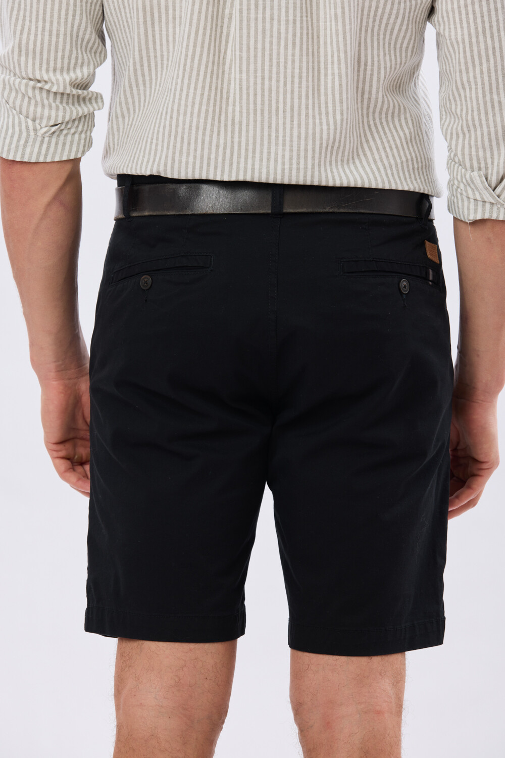 BERMUDA CLASICA CON ELASTANO Negro