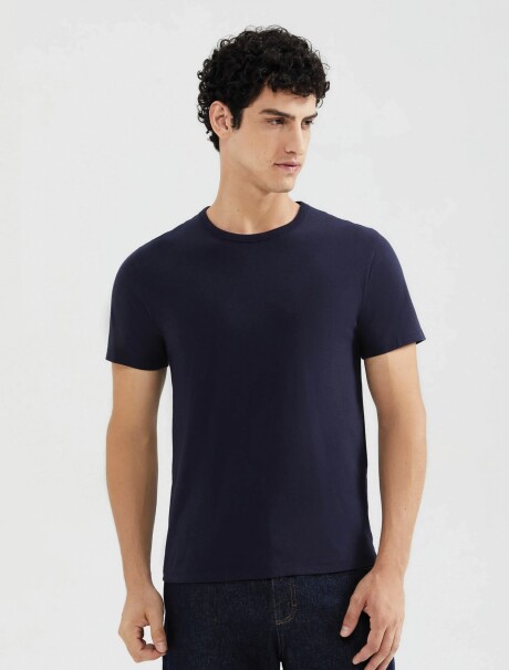 CAMISETA UNISSEX BÁSICA MODELO SLIM AZUL OSCURO