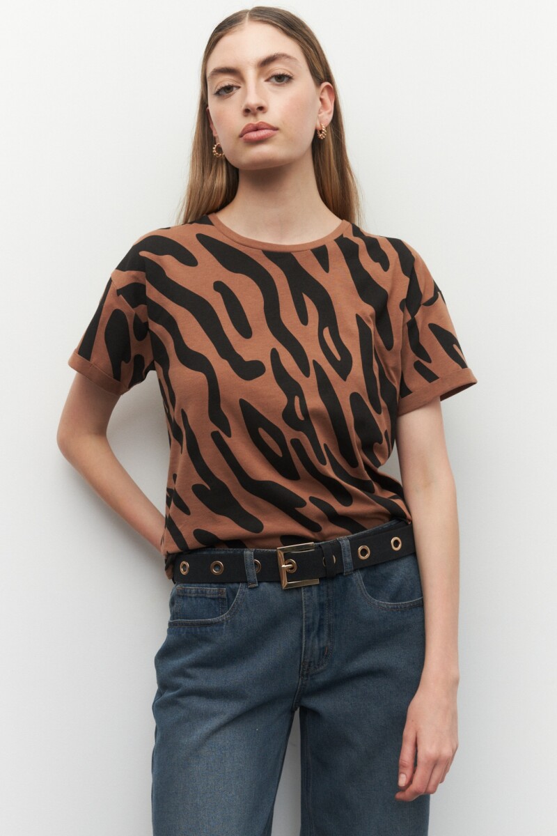 REMERA SEB Marrón Corteza