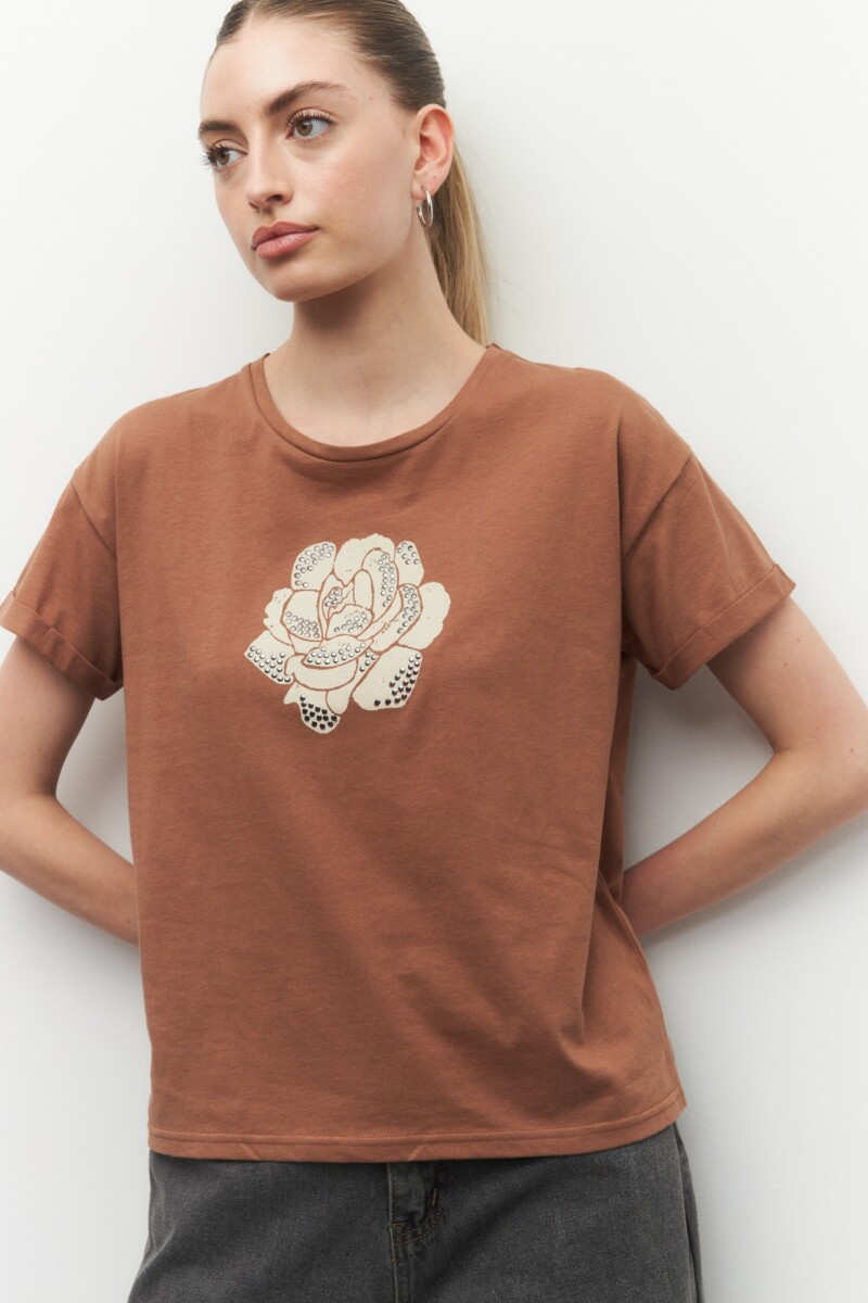 REMERA DIMIS Marrón Corteza