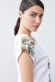 Remera escote en V estampada blanco
