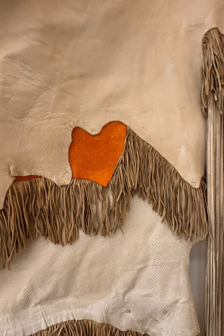 Cartografías De Un Umbral Obra En Cuero Natural Cartografías De Un Umbral Obra En Cuero Natural