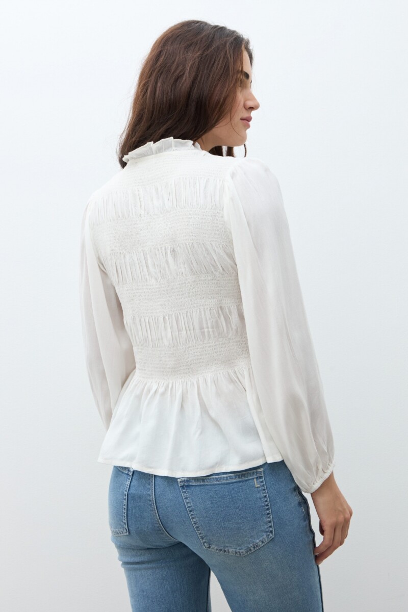 Camisa romántica crudo