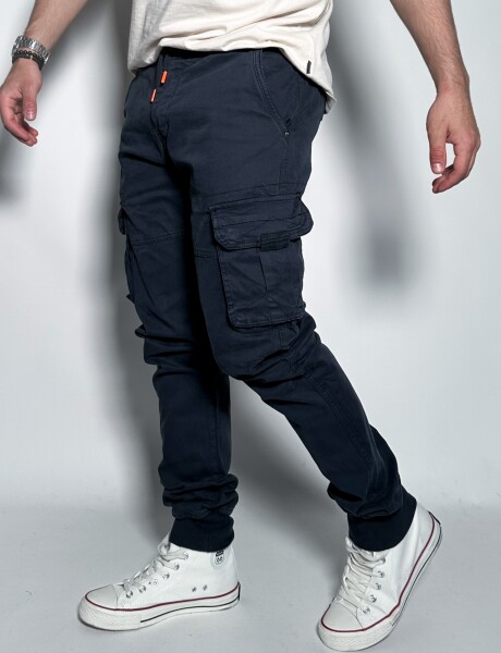 Pantalón cargo con puño León Azul