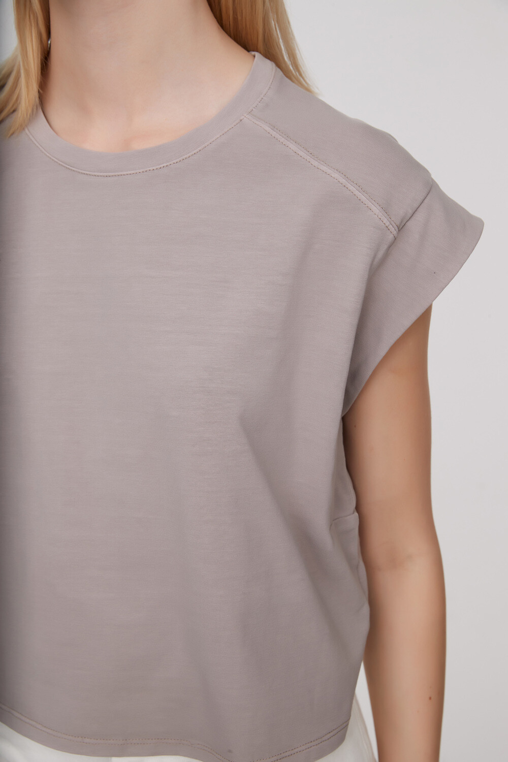 Remera Cucca Taupe / Mink / Vison