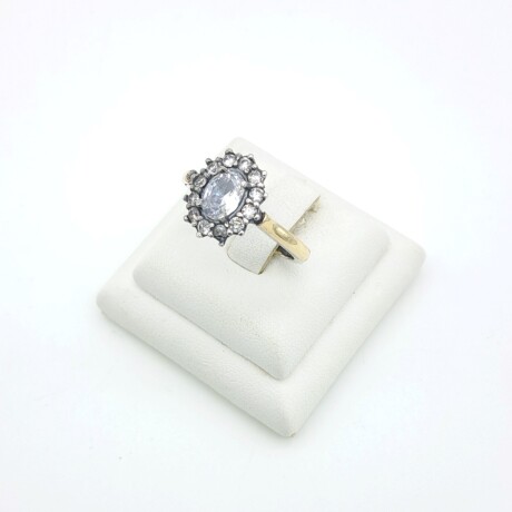 Anillo de plata 925, double en oro 18 ktes y circonias. Anillo de plata 925, double en oro 18 ktes y circonias.