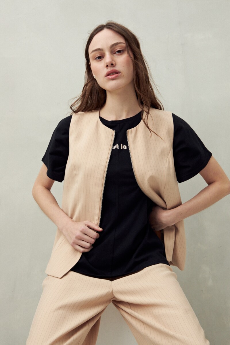 REMERA MILERA Negro