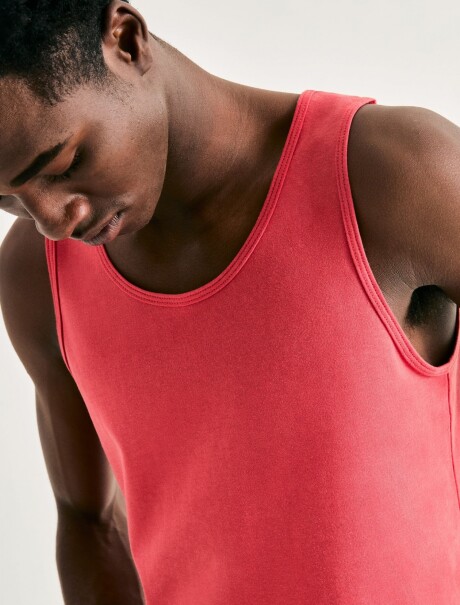 MUSCULOSA BÁSICA MASCULINA ROJO