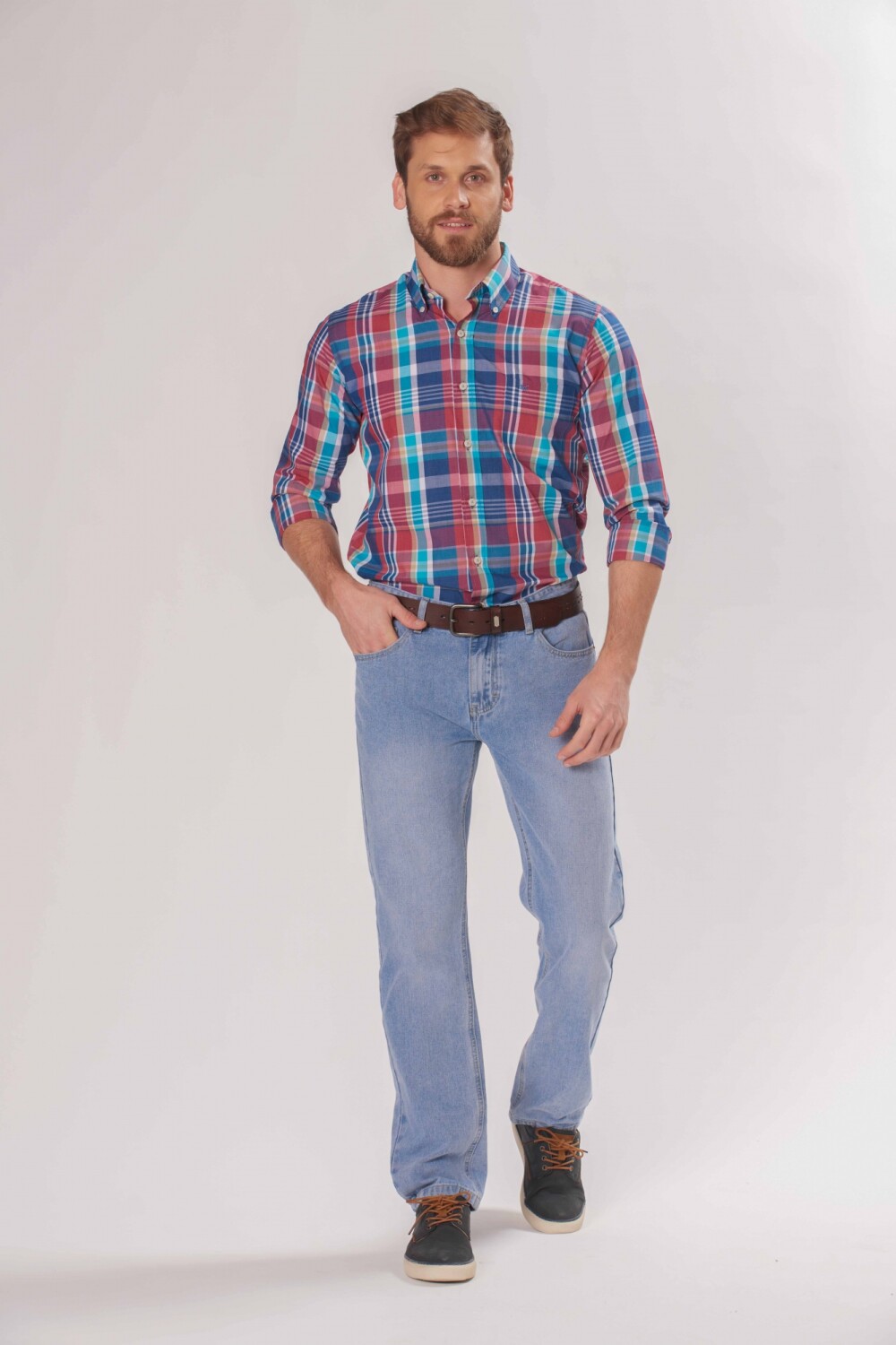 PANTALÓN DE JEAN CLÁSICO Celeste