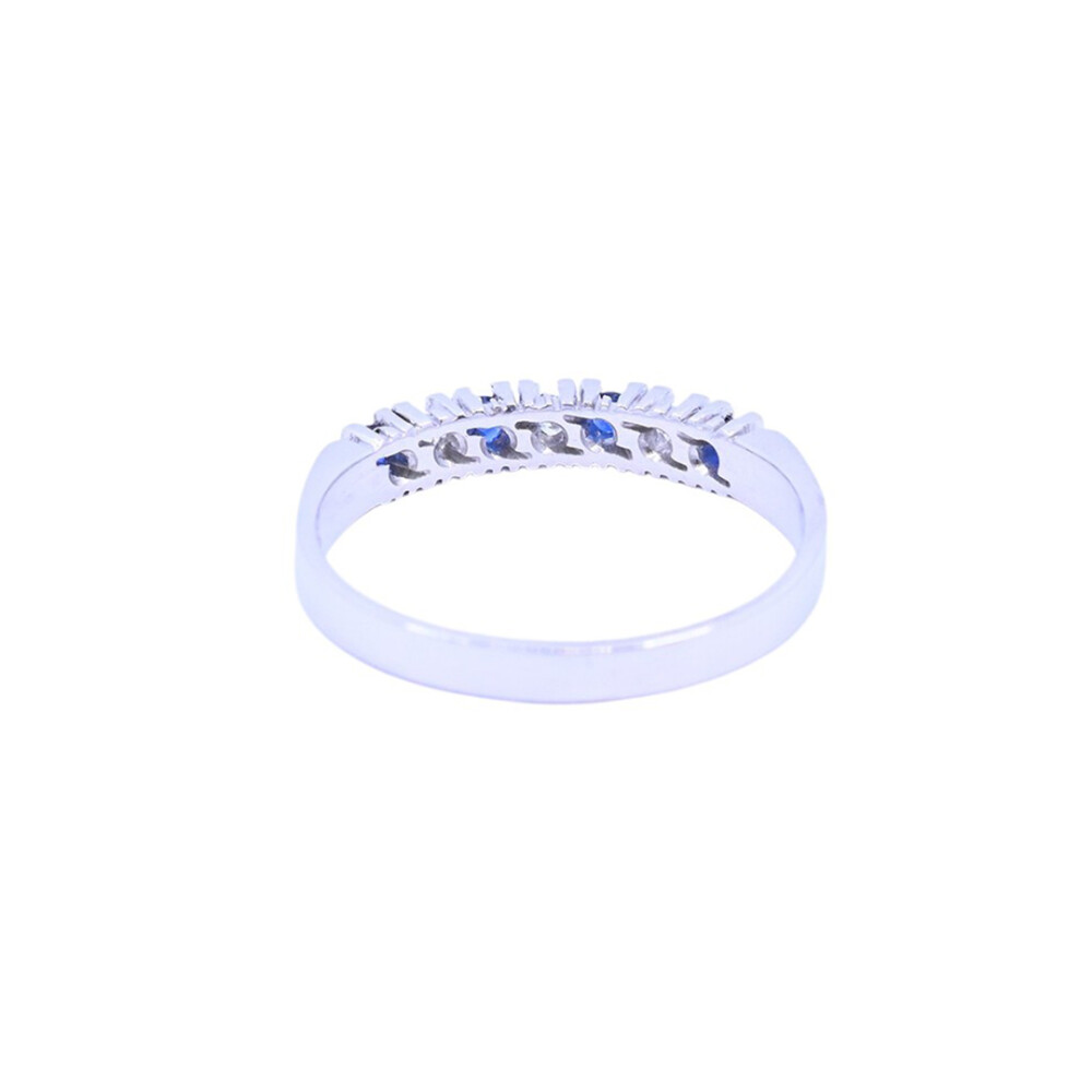 Anillo oro 18 k blanco con zafiros azules y brillantes. Anillo oro 18 k blanco con zafiros azules y brillantes.