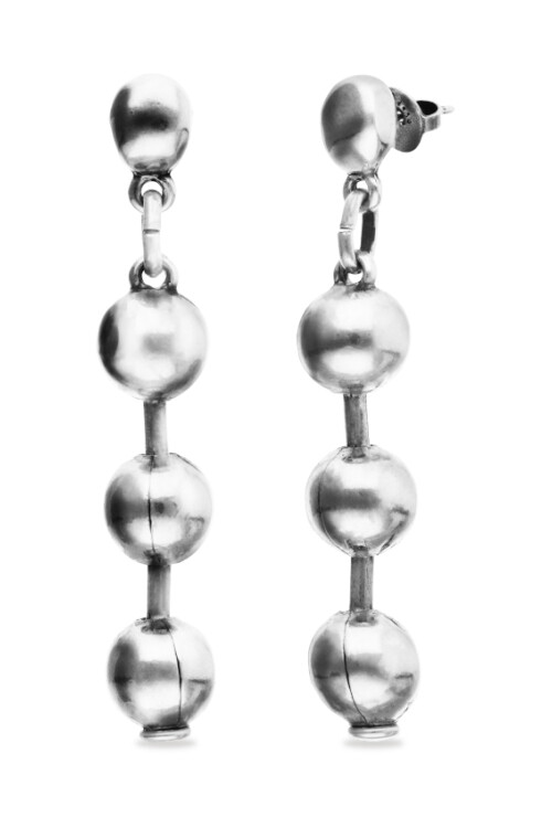 PENDIENTES LARGOS DE BOLAS DE ALEACIÓN DE METALES BAÑADOS EN PLATA DE LEY Pendiente