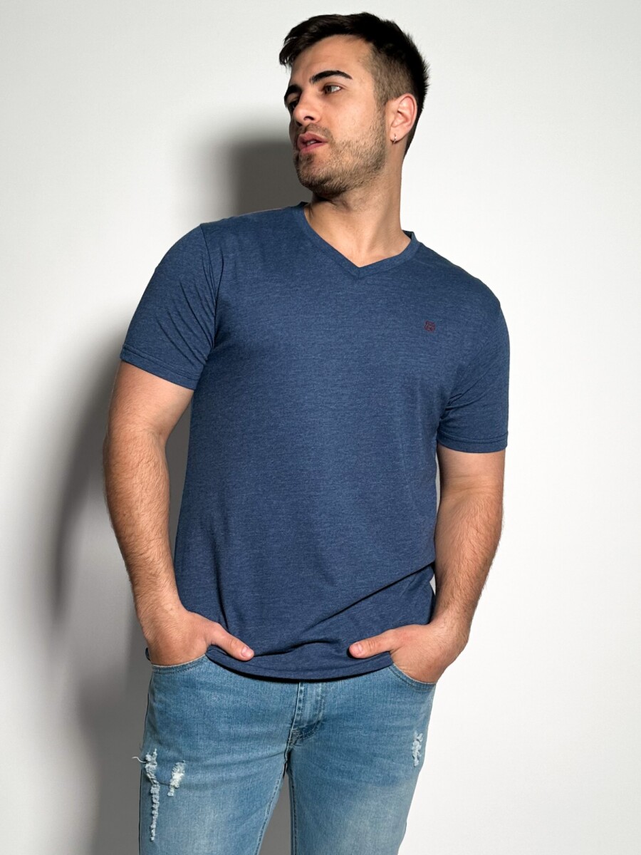 Remera lisa escote V Vex - Denim 