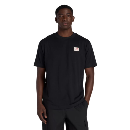 Remera New Balance Woven Label - Negro Remera New Balance Woven Label - Negro