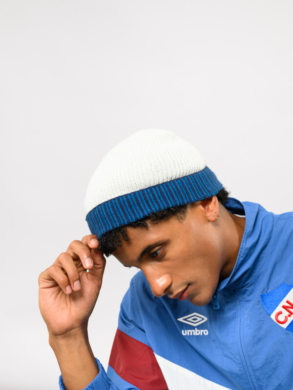 Gorro Orgullo Nacional Oficial Hombre 916