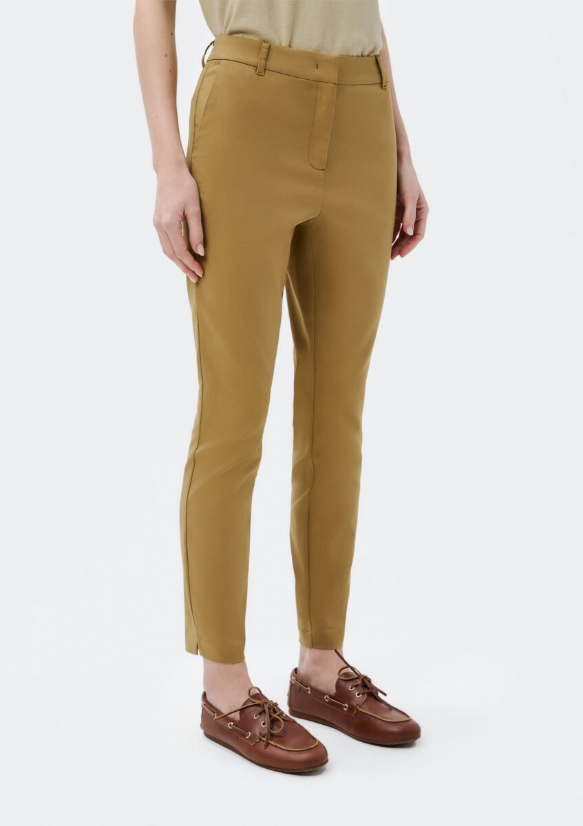 PANTALON - MARRÓN 