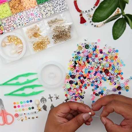 Kit Pulseras y Collares Polímero Arcilla+ 5000 psc Jug025005