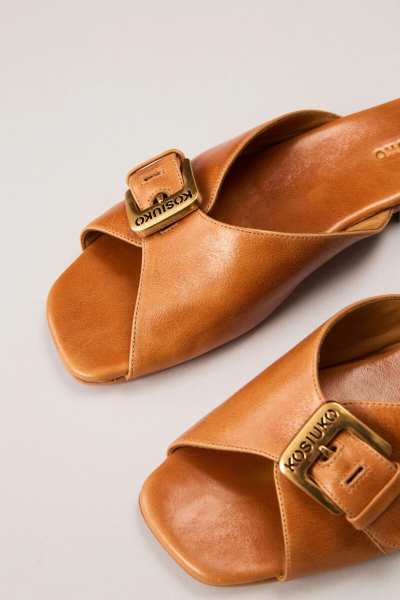 SANDALIA BUCKLES Camel