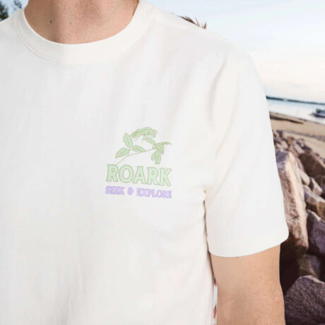 Remera Roark Seek & Explore Blanco