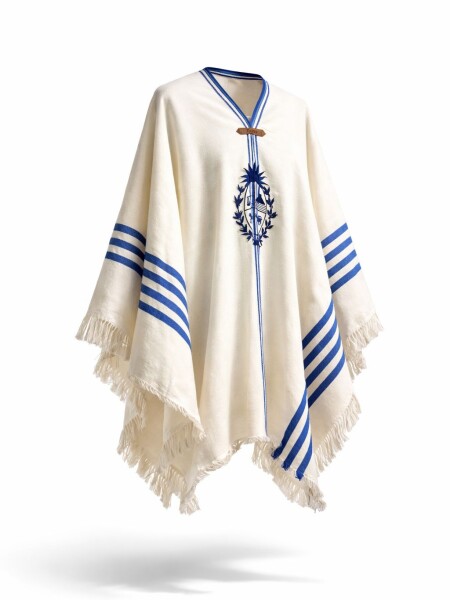 Poncho Patrio Fino Poncho Patrio Fino