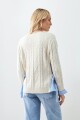Sweater con camisa rayada beige claro
