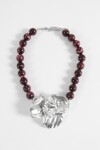 Collar dije flor bolas bordo