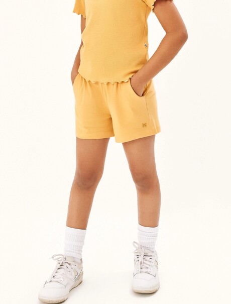 SHORT BÁSICO CON BORDADO AMARILLO
