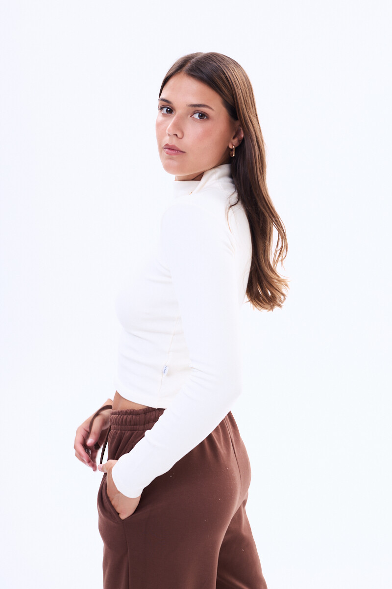 Remera Solsticio Crudo