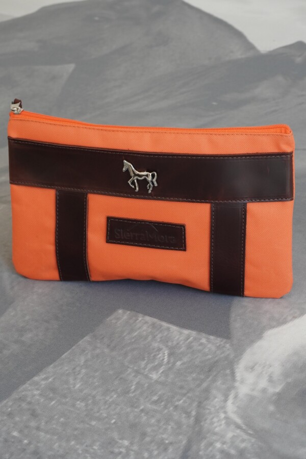 Sobre Cartuchera Mustang Chocolate / Naranja