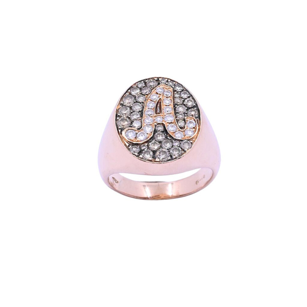 Anillo oro 18k rosa con letra A y brillantes. Anillo oro 18k rosa con letra A y brillantes.