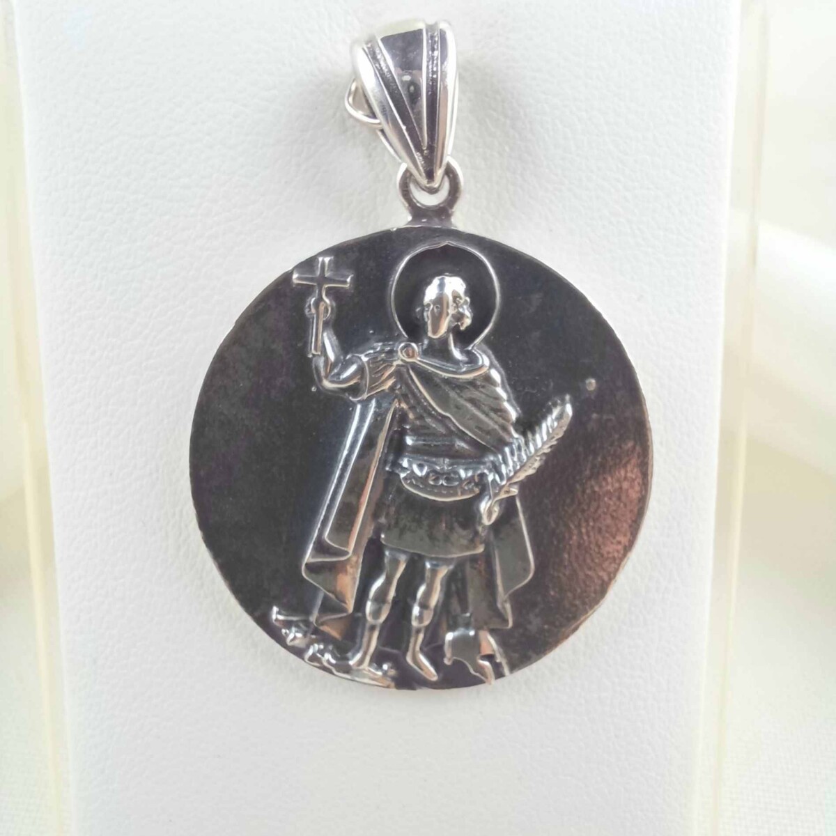 Medalla religiosa de plata 925, imagen de San Expedito. 29 MM 