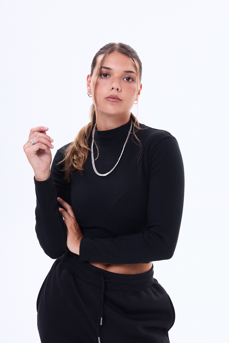 Remera Solsticio Negro