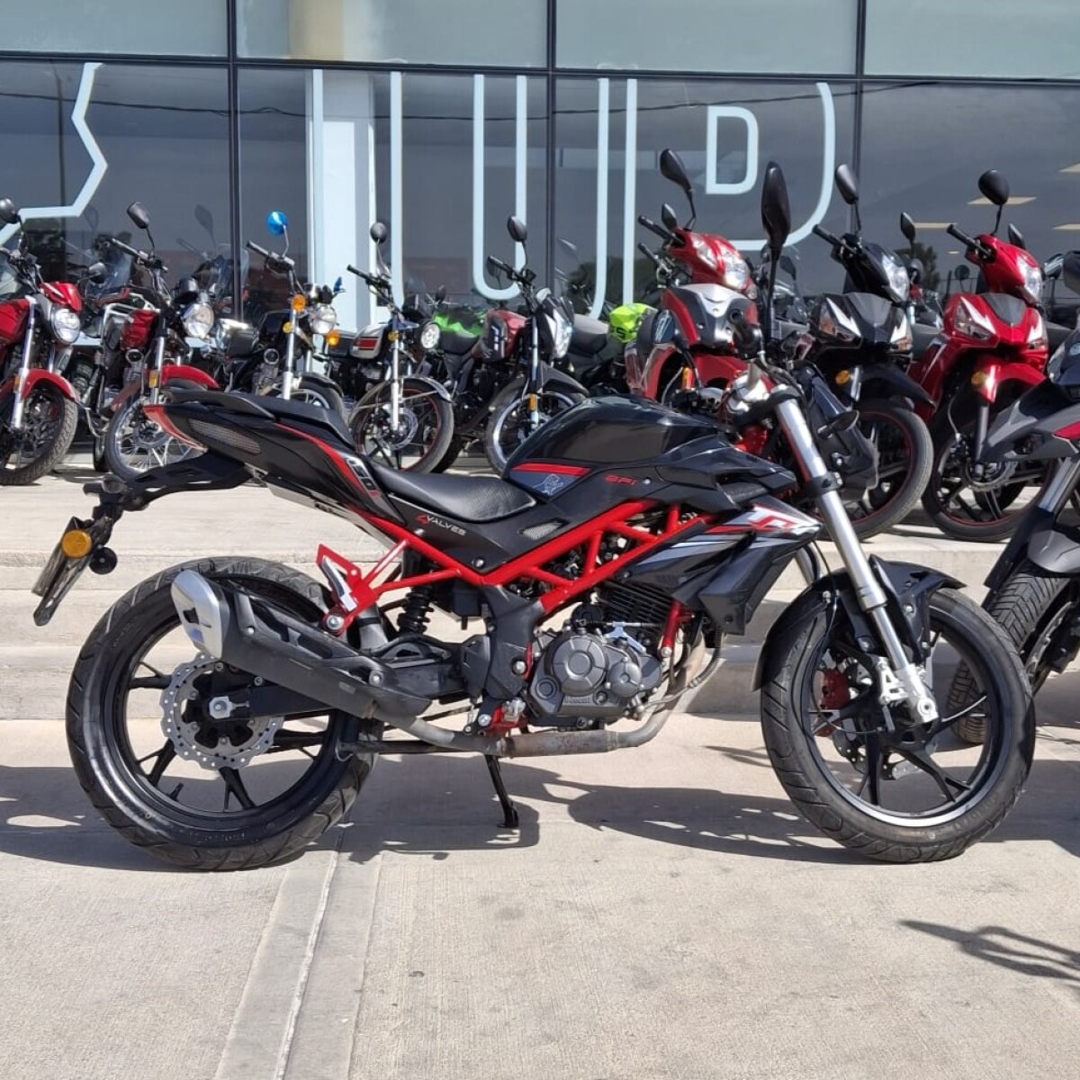 Benelli TNT150i Usada - Reserva 