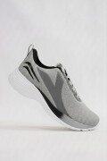 Calzado Deportivo. Gris