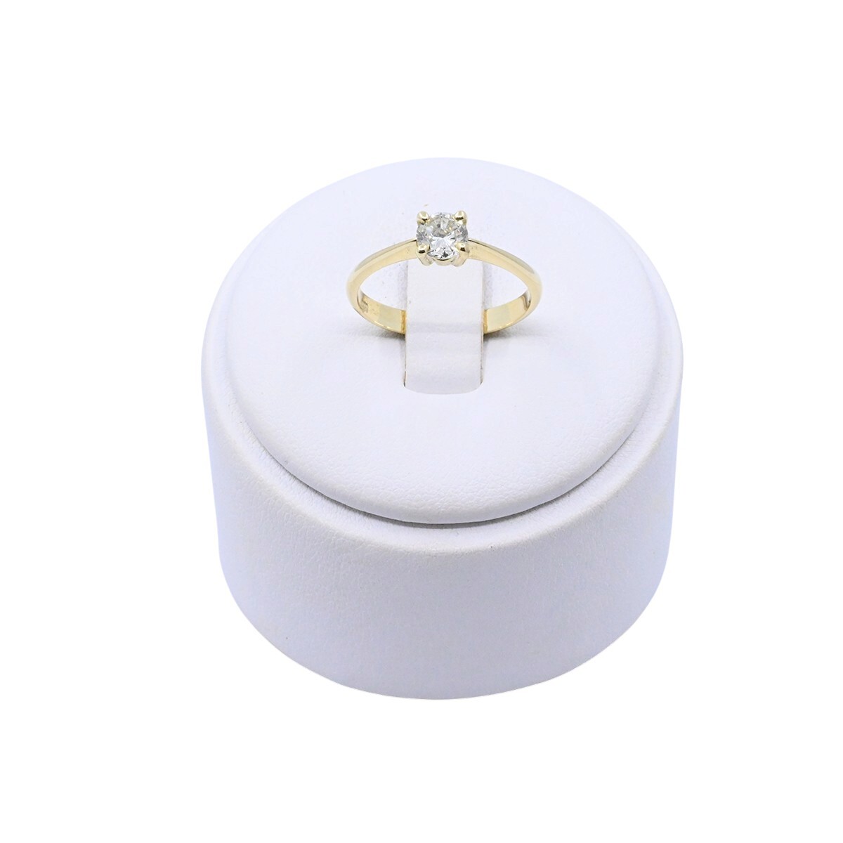 Anillo solitario oro 18k y brillante engarce 4 puntas. 