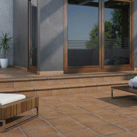 CERAMICA PARA PISO DE 33X33 PELDAÑO DE ESCALERA O BORDE DE PISCINA RUSTICOS TERRACOTA GRES DE ARAGON GAMAS DE MARRON