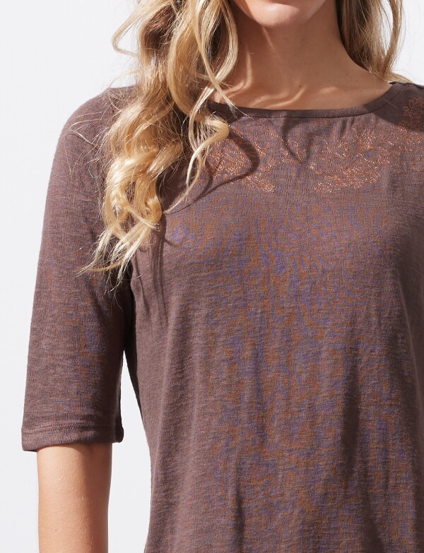 Remera Bordado MARRON