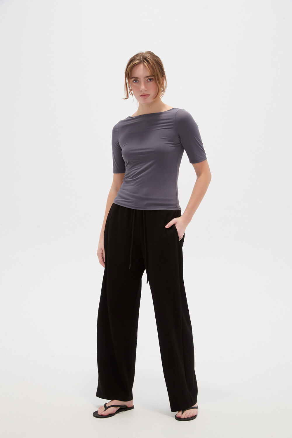 Remera Wenos Gris Oscuro