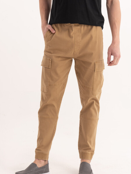 Pantalón cargo Camel