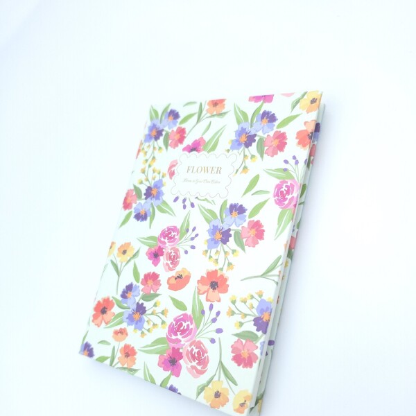 Cuaderno floreado verde