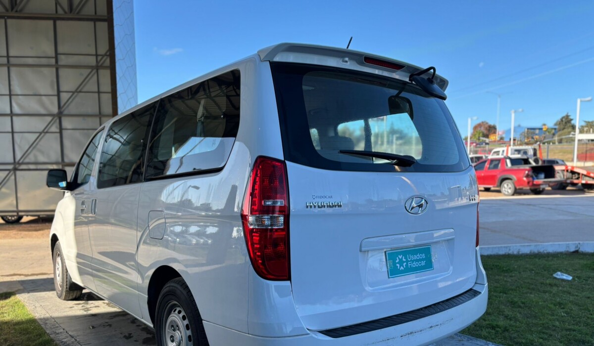 Hyundai H1 Minibus 8Plz 2,4 Nafta - 2021 Hyundai H1 Minibus 8Plz 2,4 Nafta - 2021