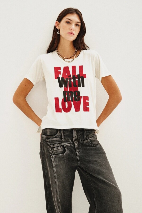 Remera Fall In Love Crudo