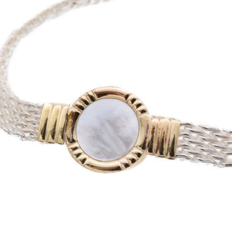 Pulsera de plata 925 con double en oro 18 ktes y nácar. Pulsera de plata 925 con double en oro 18 ktes y nácar.