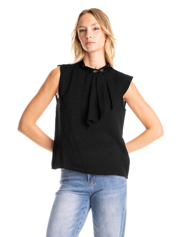 Blusa Drapeada & Cuello Bordado NEGRO