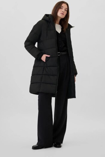 Campera Larga Puffer Logo Gap Mujer Black 1