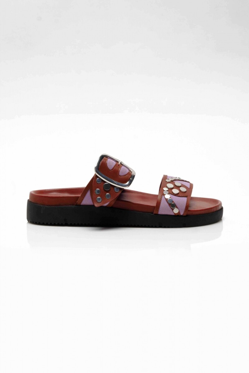 REVELRY STUDDED SANDAL Rojo